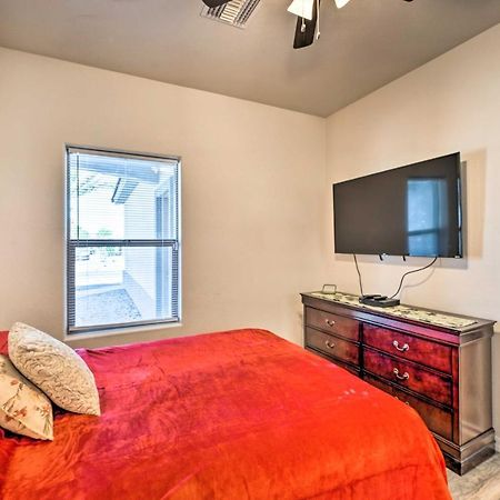 Pet-Friendly Retreat - 1 Block To Colorado River! ブルヘッド・シティ エクステリア 写真