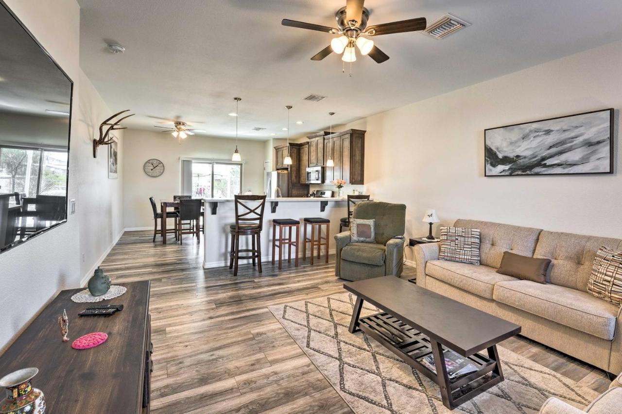 Pet-Friendly Retreat - 1 Block To Colorado River! ブルヘッド・シティ エクステリア 写真