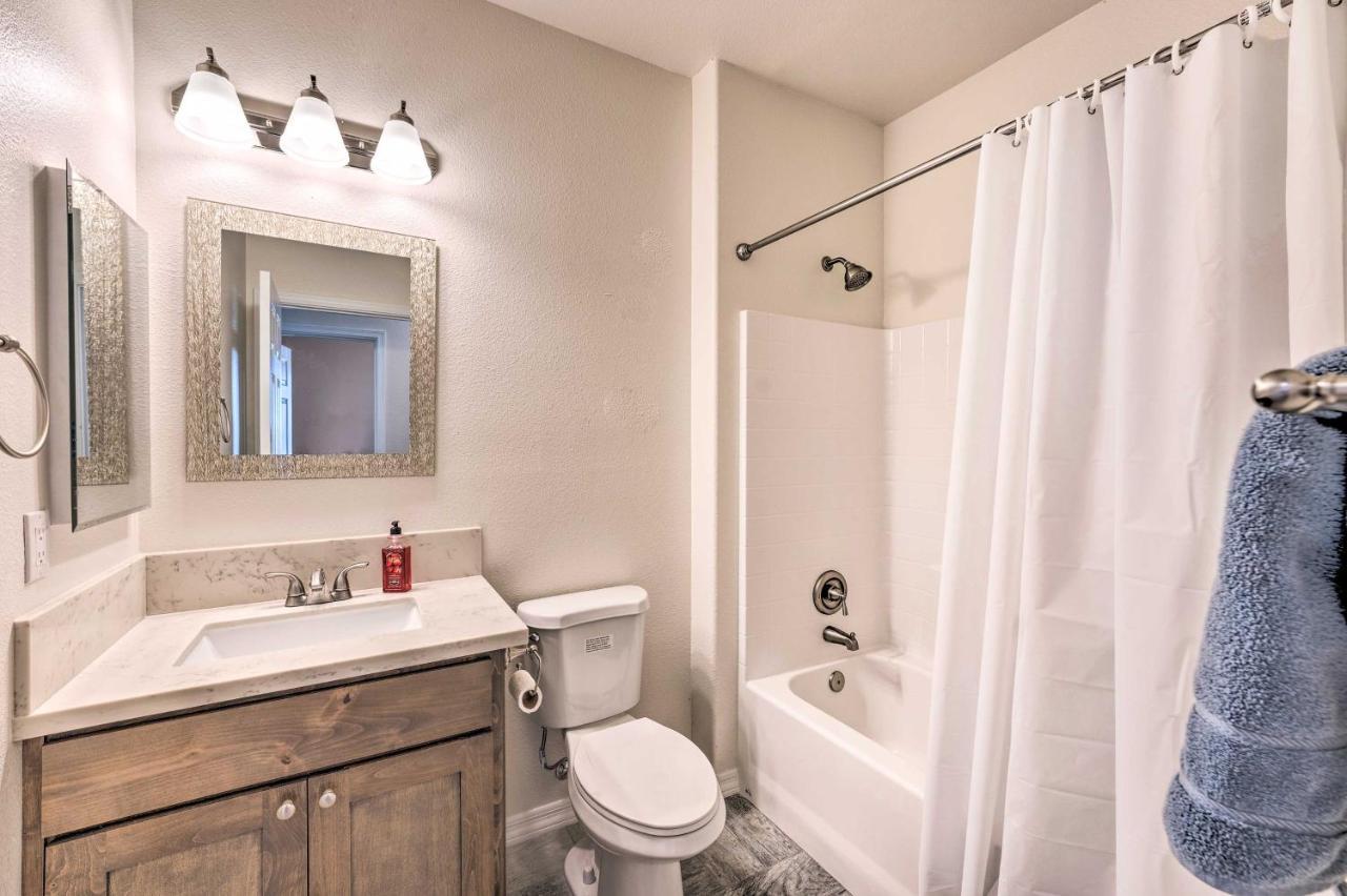Pet-Friendly Retreat - 1 Block To Colorado River! ブルヘッド・シティ エクステリア 写真